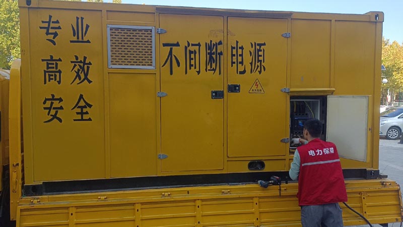 西市柴油发电机组和UPS电源配合使用时，如何避免切换过程中的电力中断？